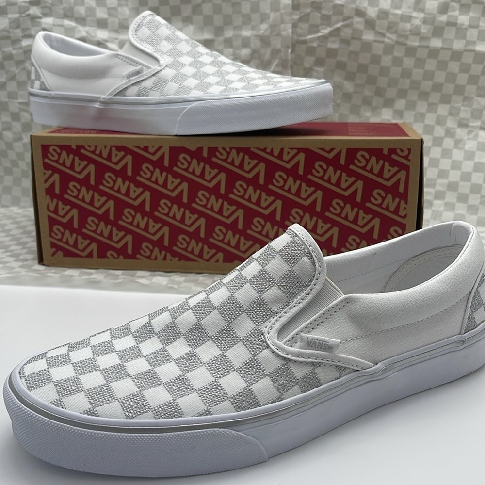 Vans WMNS Checkered Classic Slip-On Sneakers
Metallic True White
VN000CT5W00 - Picture 1 of 16